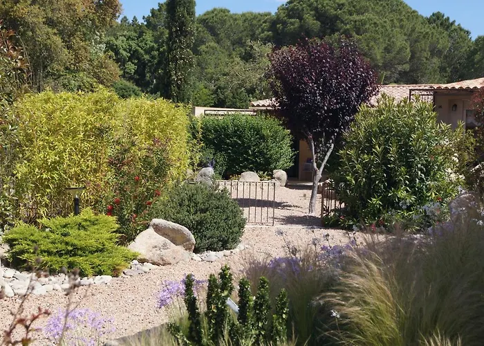 Penzion Les Jardins De Santa Giulia - Charmante Dhte