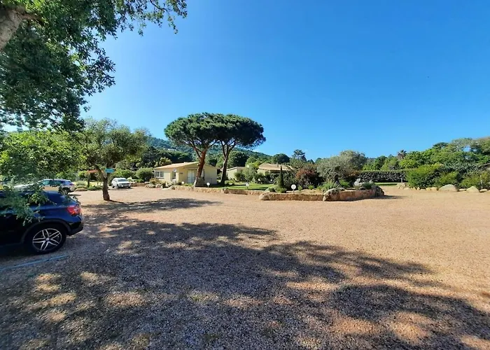 Penzion Les Jardins De Santa Giulia - Charmante Dhte
